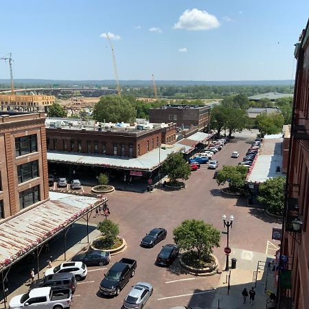 Blackout Themed Residence In The Prime Heart Of Omaha'S Old Market! Омаха Екстериор снимка