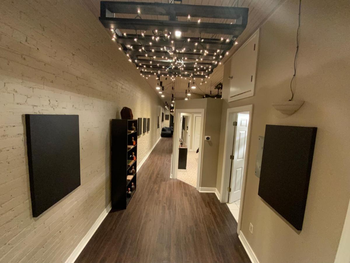 Blackout Themed Residence In The Prime Heart Of Omaha'S Old Market! Омаха Екстериор снимка